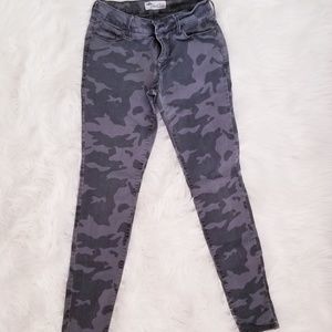 ON Rockstar Gray Camouflage printed denim